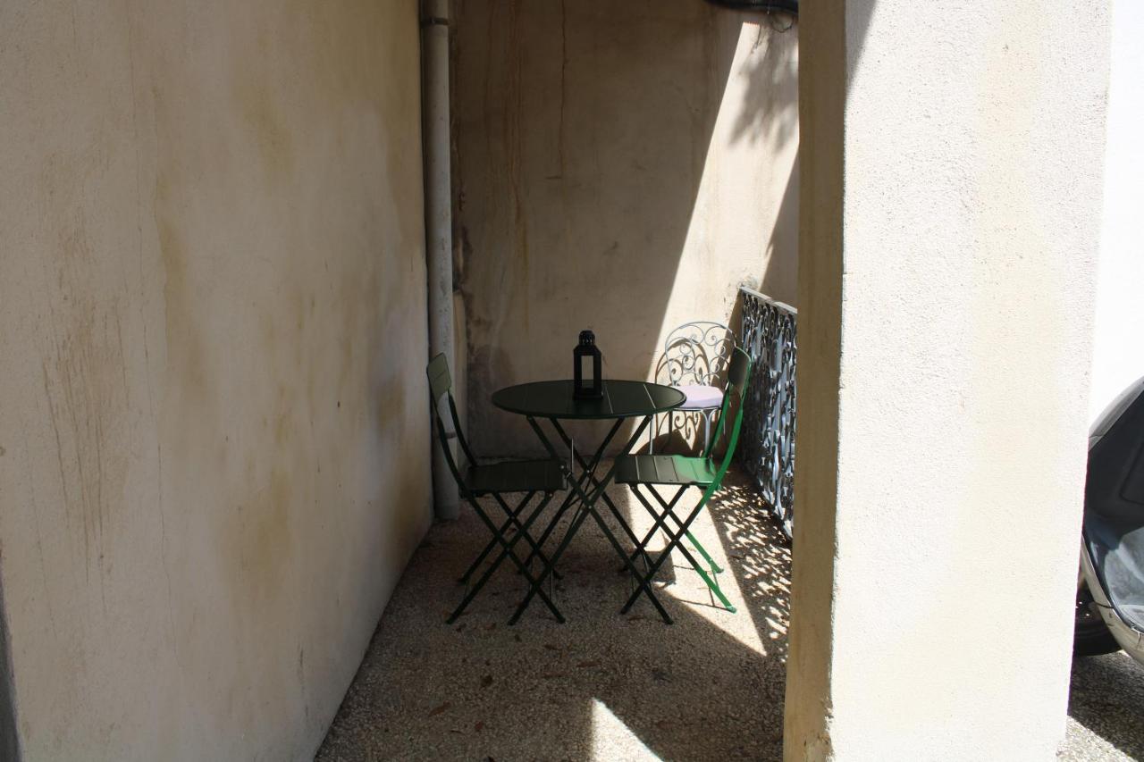Agreable Appartement P2 Centre Ville Au Calme. Nimes Ngoại thất bức ảnh